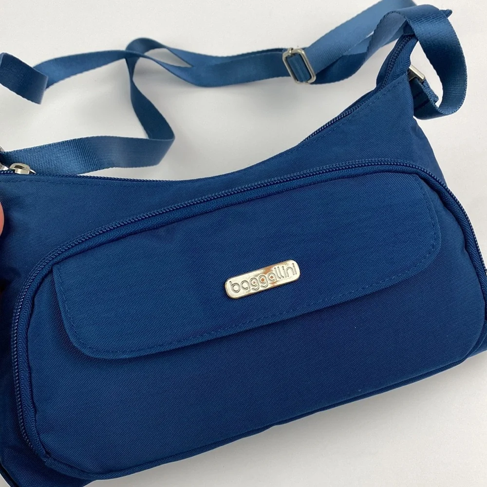 Baggallini | Blue Original Everyday Crossbody Bag - Picture 3 of 10